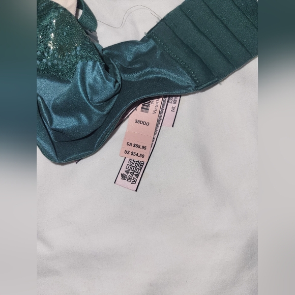 Victoria's Secret Bras - Picture 2 of 3